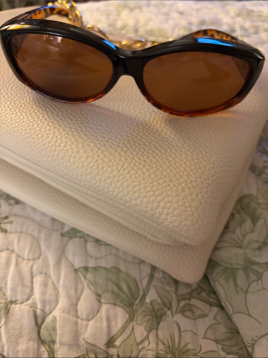 Foster Grant Accessories - Foster Grant Andrea polarized solar shield in tortoise shell with gold accents.